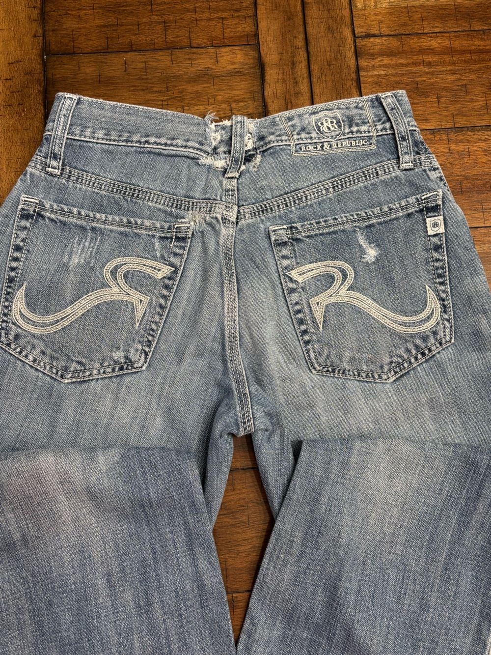 Rock & Republic Men’s  Light Blue Denim Jeans Henlee